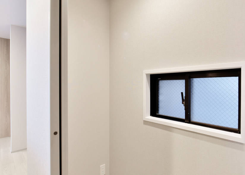 Elza Mikage Hirano A-Building Room 303