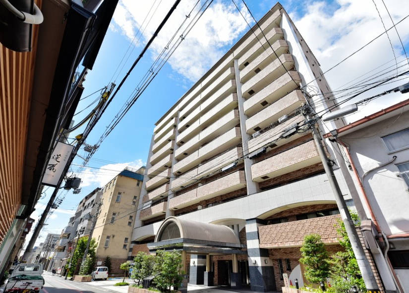 Top Floor Karasuma Oike Mansion