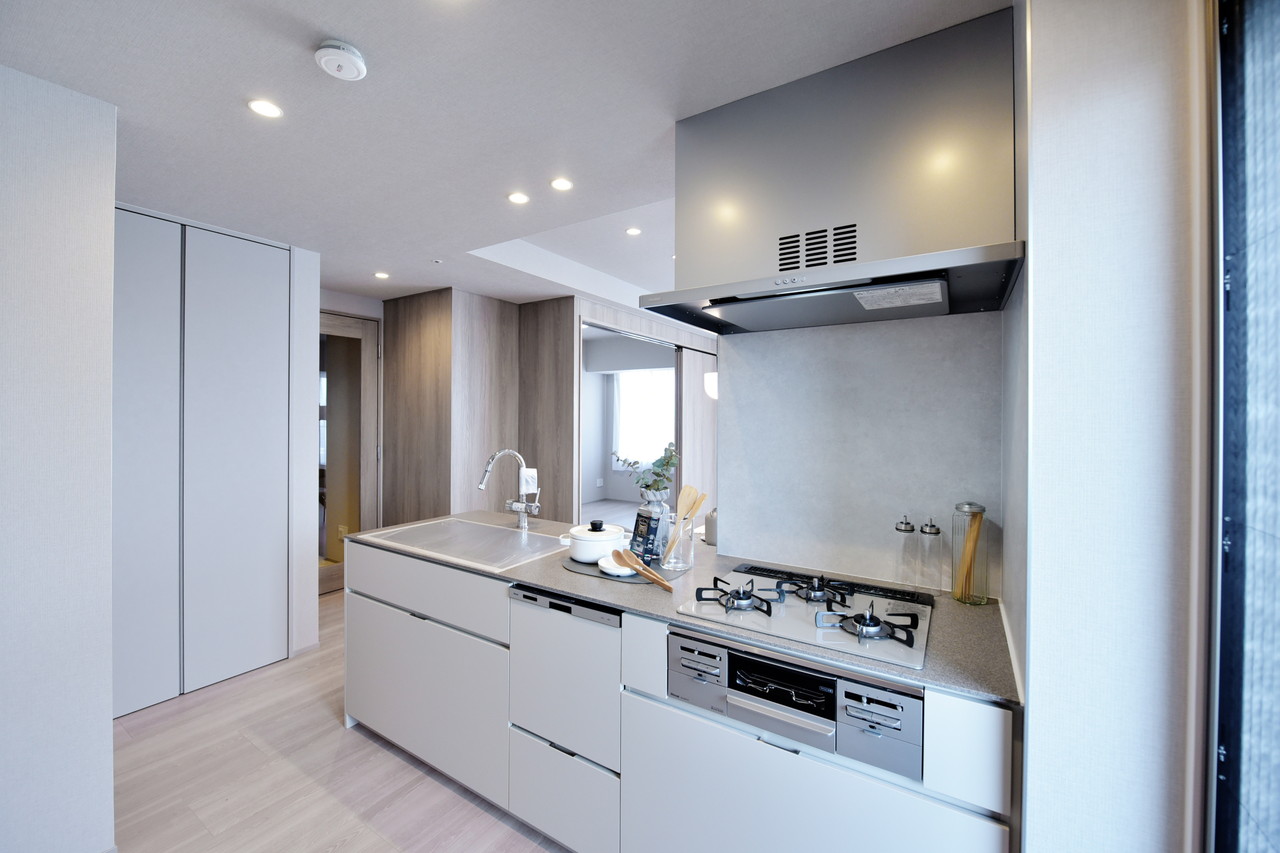 Wellith Uehommachi Laurel Tower