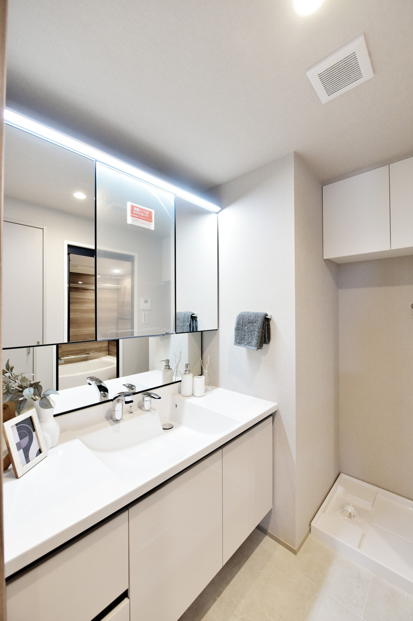 Wellith Uehommachi Laurel Tower