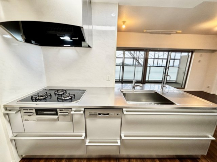 Senri Chuo Air Hills