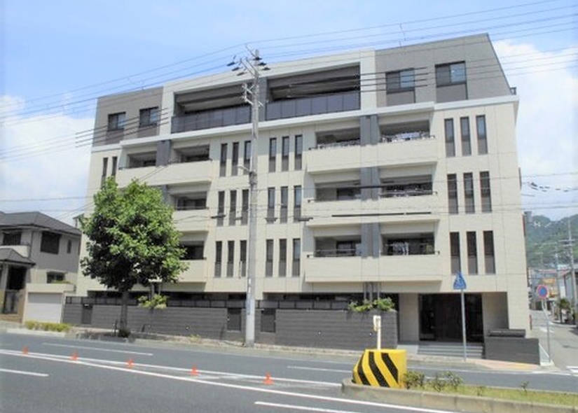 Wacolle Feriz Nishi-Okamoto