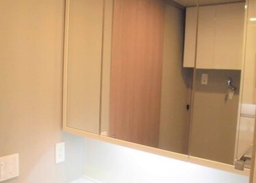 Wacolle Feriz Nishi-Okamoto