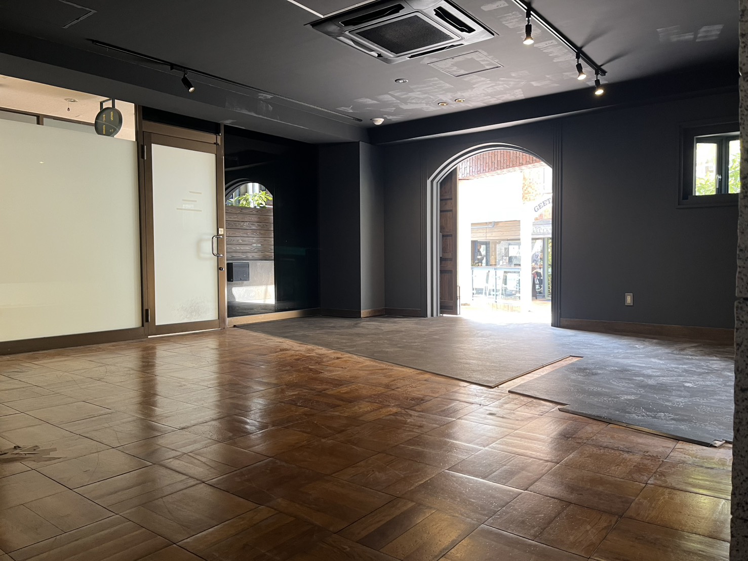 Kaycee Court Room 207